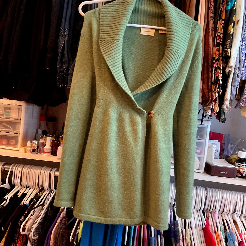 Neiman Marcus Green Sweater 100% Cashmere